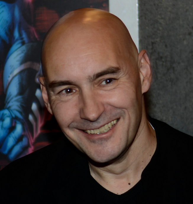 Grant Morrison saldaPress